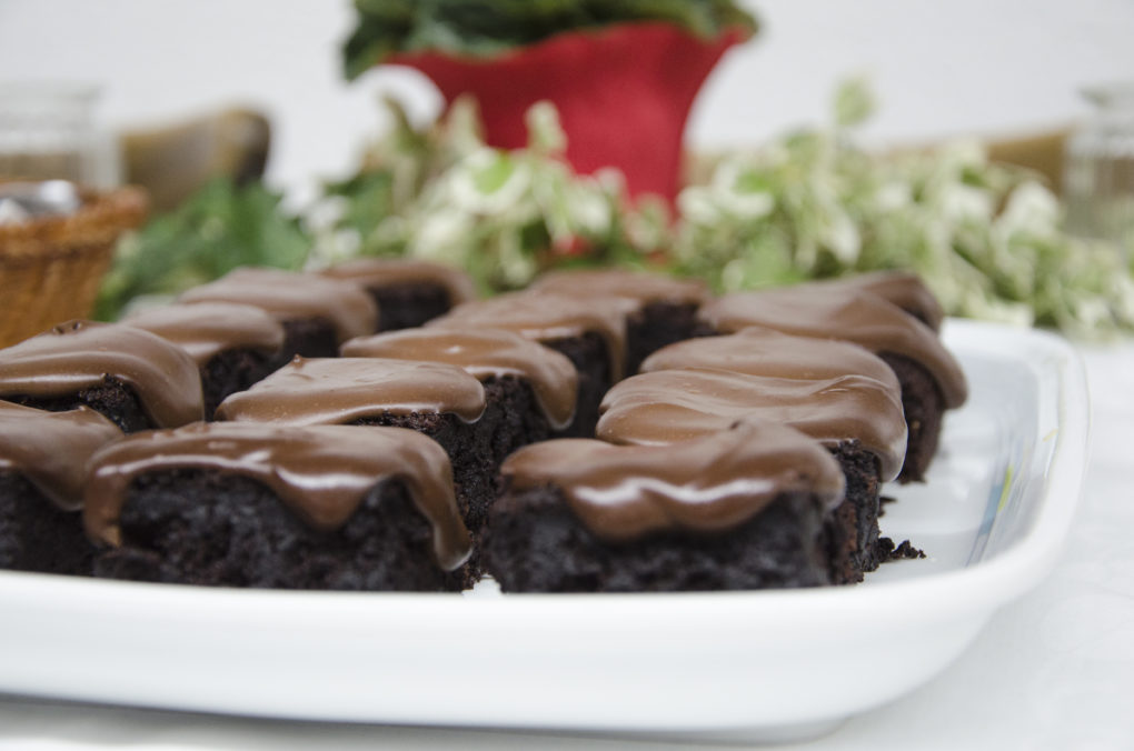 Vegane Brownies mit Schokoladen-Ganache